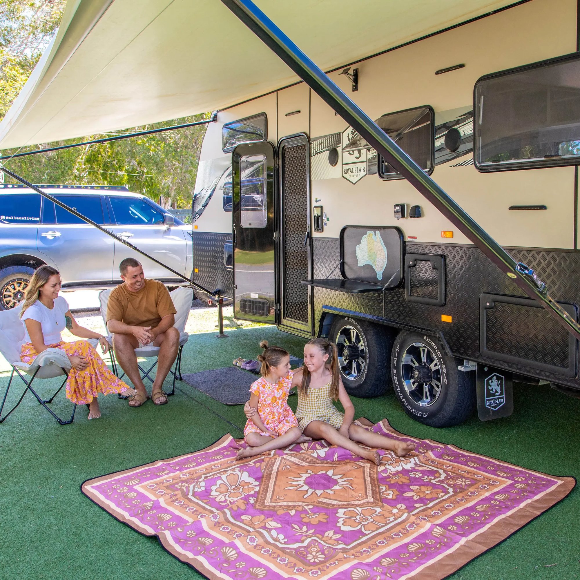 Accomodation-Carousel_Caravan_Premium